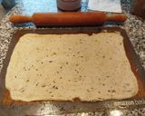 Foto del paso 9 de la receta: Masa de pizza con multisemillas casera con queso de untar y verduras