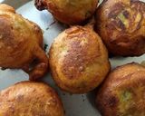 A picture of step 4 of Vadapav.
