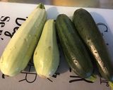Une image de l'étape 1 de Courgettes vertes et blanches marinées tomates moutarde romarin grillées (recette plancha).