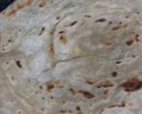 A picture of step 5 of Egg paratha roll.
