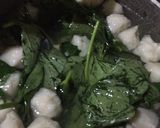 Foto langkah ke 3 dari resep Sup Bakso Daun Ubi.