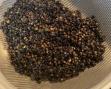 Foto del paso 4 de la receta: Lentejas caviar con boniato y calabacín