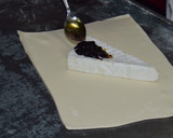 Foto del paso 1 de la receta: Queso Brie con mermelada de arándanos y nueces envueltos en hojaldre