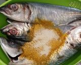 Foto langkah ke 2 dari resep Ikan Kembung Goreng.