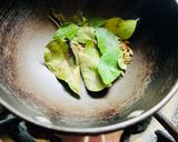 A picture of step 3 of No oil Idli No oil Coconut green chatani for morning breakfast.