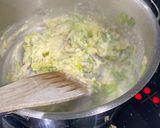 A picture of step 7 of Smoked haddock and leek pie.