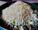 A picture of step 5 of Street-Style Bengali Chicken Chowmein.