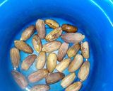A picture of step 1 of Tiger nut milk shake.