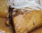 A picture of step 6 of Simmered Amberjack and Daikon Radish -- Taught by a Chef.