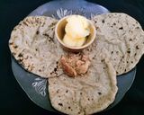 बाजरीच्या भाकरी (bajrichya bhakhri recipe in marathi) रेसिपी स्टेप 3 फोटो 