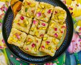 नारियल बर्फी (सिर्फ 10 मिनट में) (Coconut Burfi) रेसिपी चरण 9 फोटो
