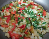 Foto del paso 2 de la receta: Merluza en salsa Mediterránea 🐟