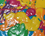 Foto del paso 5 de la receta: Bizcocho multicolor con cobertura de chocolate