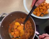 Foto del paso 2 de la receta Crema de calabaza y manzana