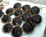A picture of step 5 of Ladybirds Yummy Mud Puddles ..