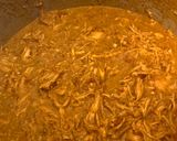 A picture of step 3 of Slow cooker queso chicken tacos.