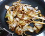 A picture of step 2 of Stir Fried Sour Onions.