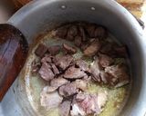A picture of step 4 of Beef pilau.