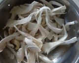 Foto langkah ke 1 dari resep Tumis Pentol Jamur.
