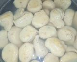 A picture of step 4 of Dahi Phulki.