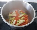 Hình bước làm 3 của món Nghêu nấu ngót