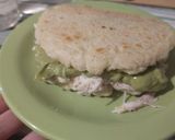 Foto del paso 6 de la receta: Arepas de pollo, palta y queso 🥑🍗🧀