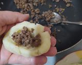 صورة لخطوة 2 من وصفة كروكات البطاطا المحشية ممممم بنة😋