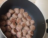 A picture of step 3 of Moroccan Meatballs.