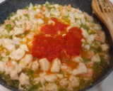 Foto del paso 3 de la receta: Fideuá de merluza y gambas con alioli