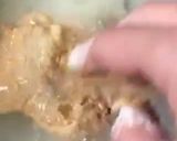 A picture of step 4 of Zinger burger.