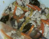 Foto del paso 8 de la receta: Escabeche de pollo y verduras de mamá