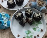 A picture of step 6 of Oreo Chocolate Balls.