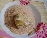 A picture of step 5 of Rice balls with leftover rice.