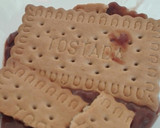 Foto del paso 2 de la receta: Postre ligero de yogur y galletas