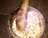 Foto langkah ke 3 dari resep Choco-Rolled Oat Peanut alias Oat-Kacang Bersalut Coklat.