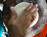 તાંડુણ ચા પીઠાચી ભાકરી (Bhakri from rice flour recipe in Gujarati) રેસીપી સ્ટેપ2ફોટો