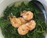 Hình bước làm 3 của món Canh rau đay tôm nõn