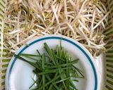 Hình bước làm 1 của món Giá hẹ xào đậu hũ (chay)