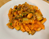 Foto del paso 3 de la receta: Macarrones boloñesa con verduras y crema de queso