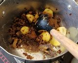 A picture of step 5 of Beef Pilau with Potatoes.