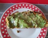 A picture of step 3 of Easy healthy lunch: toast with avocado and shrimps.