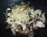 รูปขั้นตอนการทำที่ 5 ของ ไก่ผัดขิง