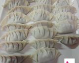 A picture of step 4 of Pan-Fried Gyoza.