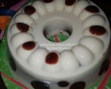 Foto langkah ke 9 dari resep Puding Susu Coklat Polkadot.