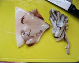 A picture of step 4 of Ika Yakisoba (Panfried Noodles with Squid).