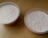 A picture of step 3 of Vickys Strawberry 'Mousse'.