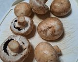 Foto del paso 3 de la receta: Hongos salteados con cebolla