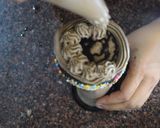 A picture of step 7 of Loaded shake/ Chocolate Milk shake.