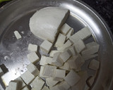 A picture of step 2 of Mutter Paneer.