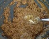 A picture of step 3 of Hari Mirchi Ke Tiopre.